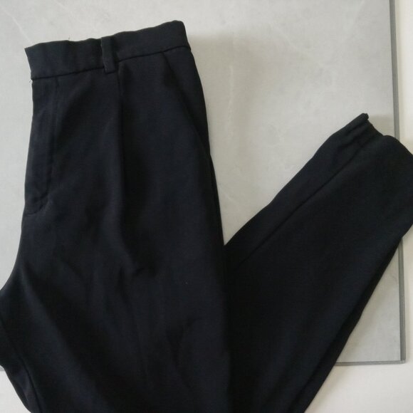 $5 LAST CALL! UNIQLO | Tapered Dress Pants - Picture 1 of 11